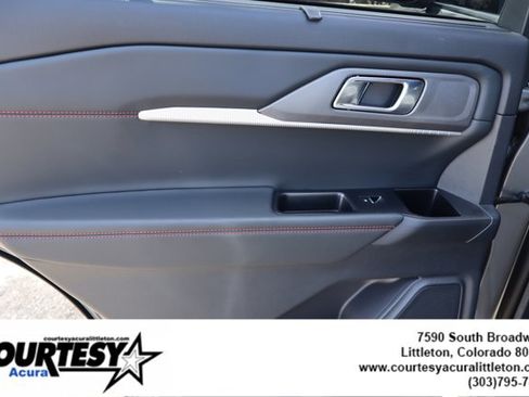 Used 2025 Ford Explorer ST-Line w/ Premium Package image 25