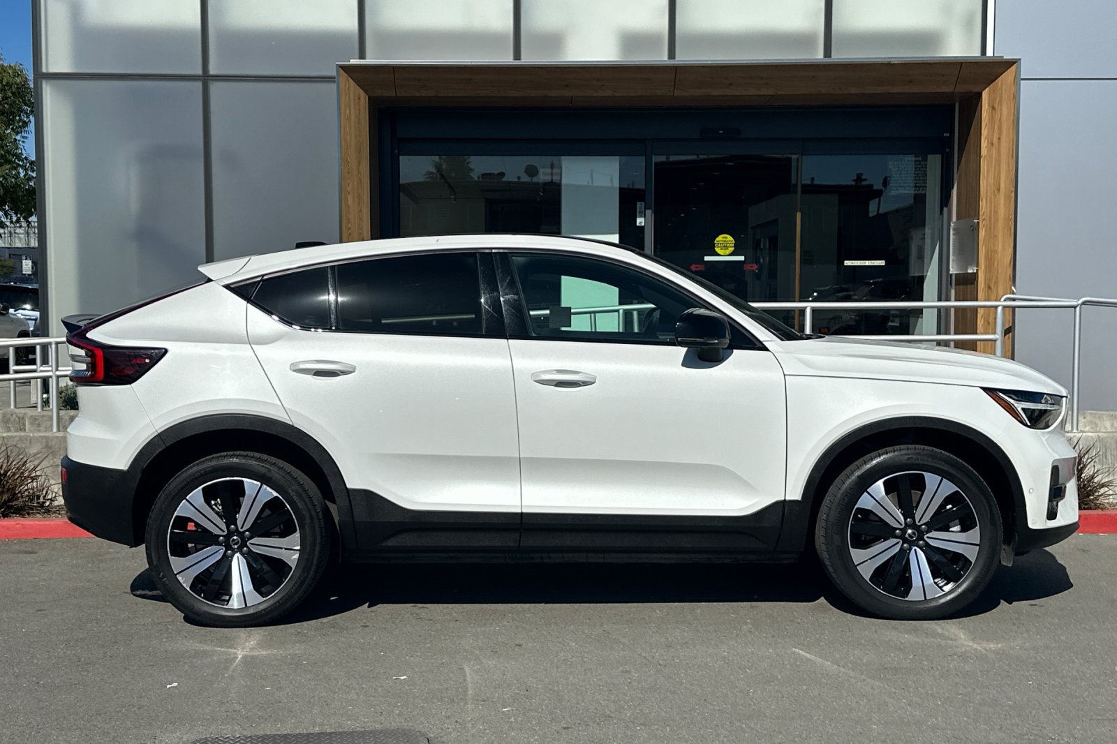 Certified 2023 Volvo C40 P8 Recharge Plus w/ Protection Package Premier AWD/4WD image 9
