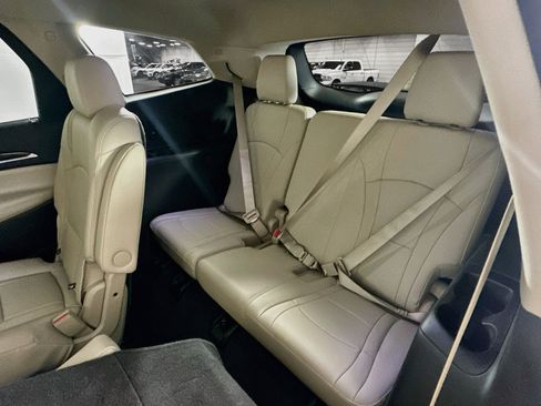 Used 2019 Buick Enclave Essence FWD image 28