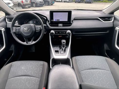 Used 2025 Toyota RAV4 XLE AWD/4WD image 21