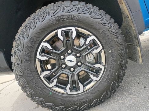 Used 2023 Chevrolet Silverado 1500 ZR2 AWD/4WD image 19