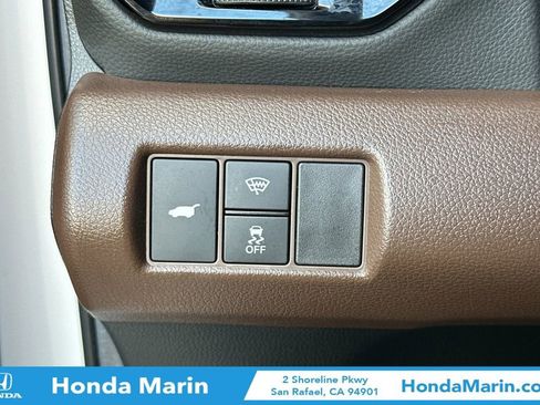 Certified 2024 Honda Pilot Elite image 36