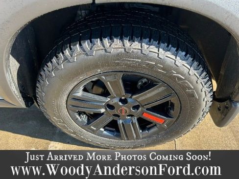 Used 2025 Nissan Rogue SV image 7