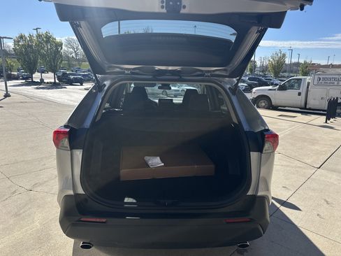 Certified 2025 Toyota RAV4 XLE image 30