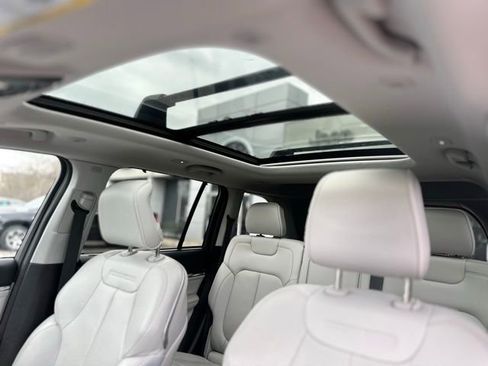 Used 2023 Jeep Grand Cherokee Overland w/ Adv Protech Group III image 11