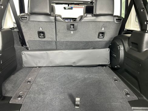 Used 2023 Jeep Wrangler Freedom Edition image 21