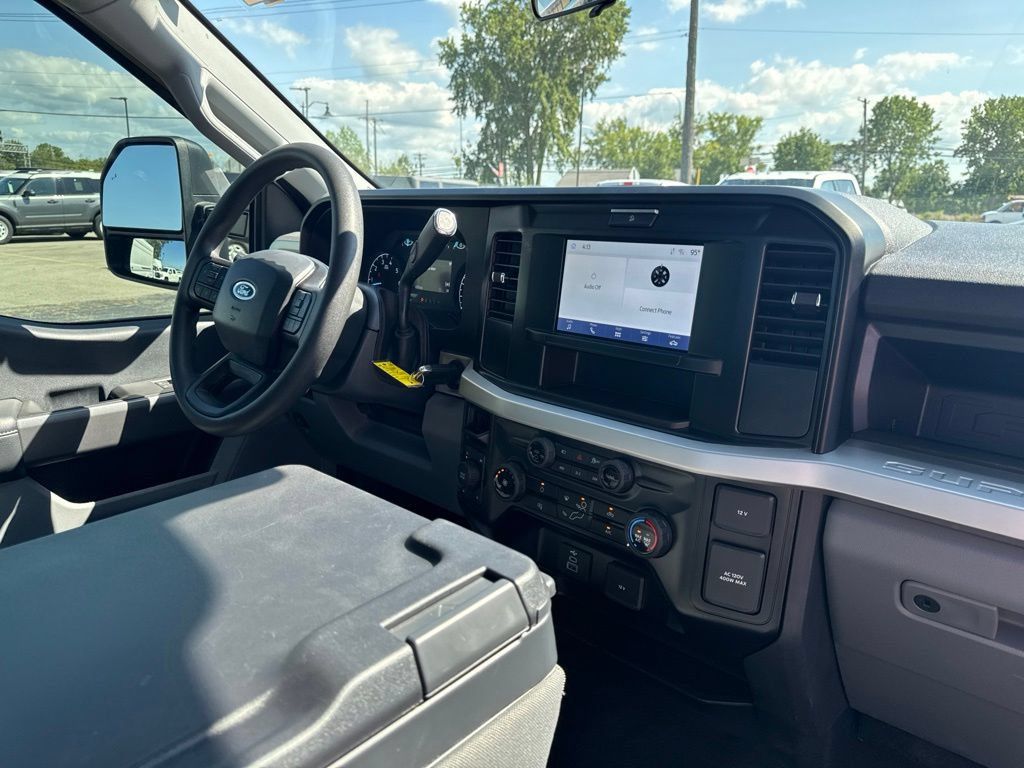 Certified 2025 Ford F250 XL w/ STX Appearance Package AWD/4WD image 30