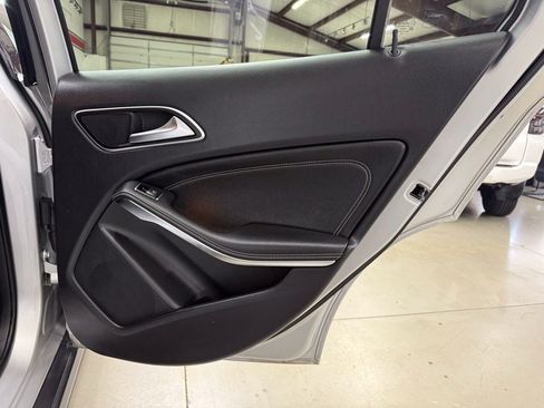 Used 2017 Mercedes-Benz GLA 250 4MATIC image 14