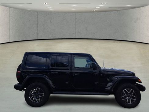 New 2025 Jeep Wrangler Unlimited Sahara AWD/4WD image 5