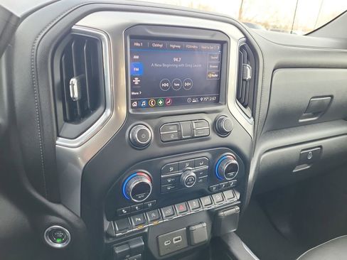 Used 2020 Chevrolet Silverado 1500 LTZ w/ LTZ Convenience Package AWD/4WD image 19