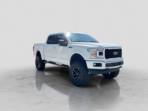 Used 2018 Ford F150 XLT w/ Equipment Group 302A Luxury AWD/4WD image 10