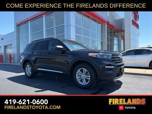 Used 2024 Ford Explorer XLT w/ Equipment Group 202A AWD/4WD image 1
