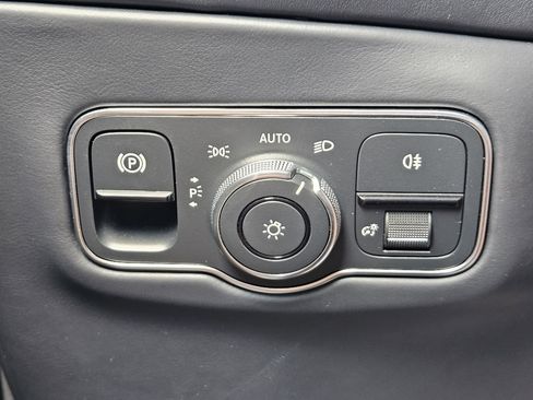 Used 2023 Aston Martin DBX 707 image 23