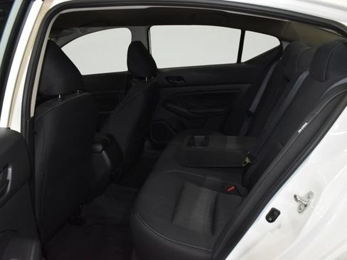 Used 2025 Nissan Altima 2.5 SV FWD image 16