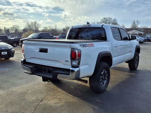 Used 2023 Toyota Tacoma TRD Off-Road AWD/4WD image 4