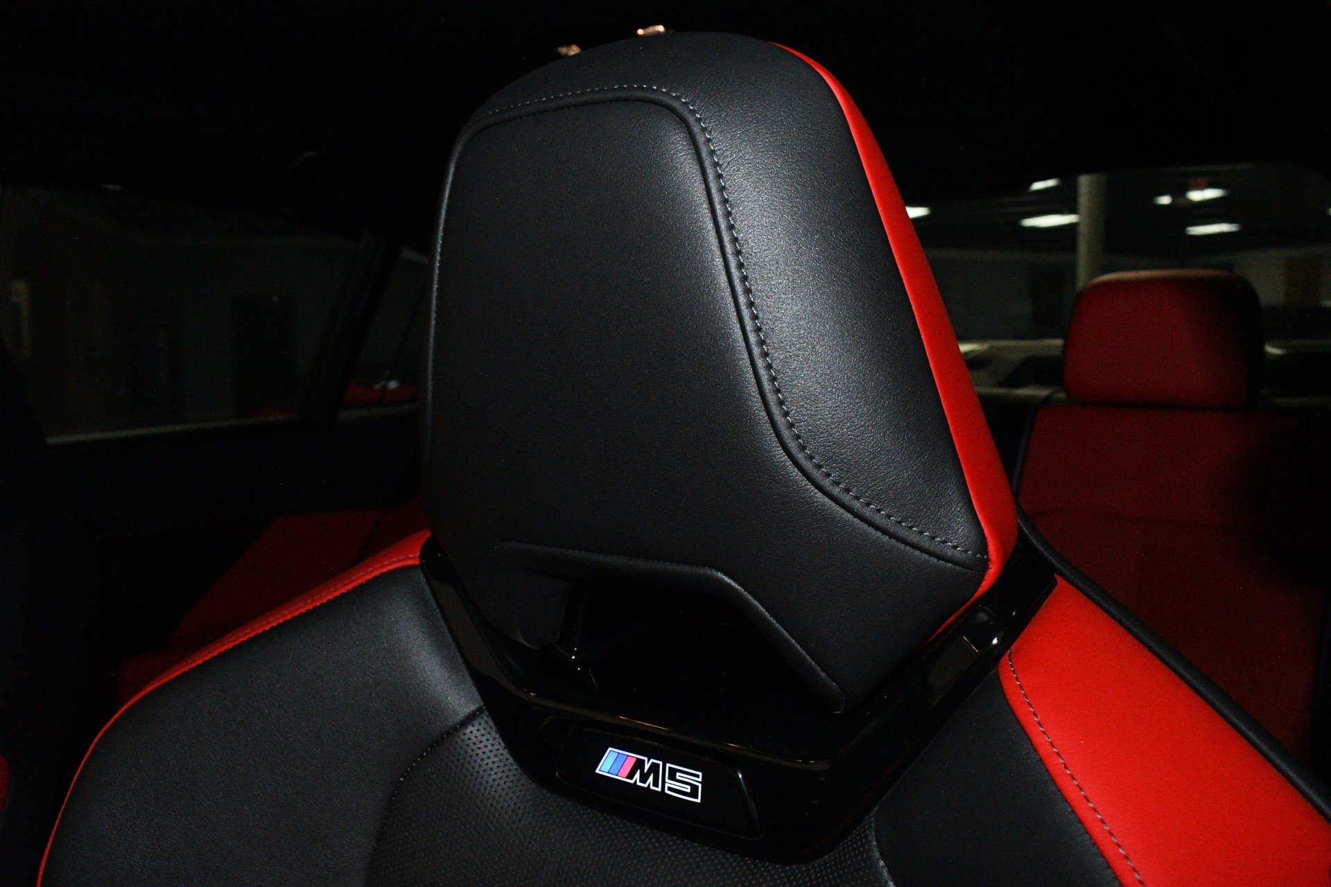 Used 2025 BMW M5 w/ Carbon Package AWD/4WD image 9