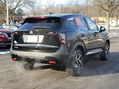 Certified 2025 Nissan Kicks SV image 3