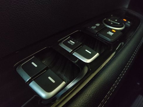Used 2019 Kia Sorento L FWD image 27