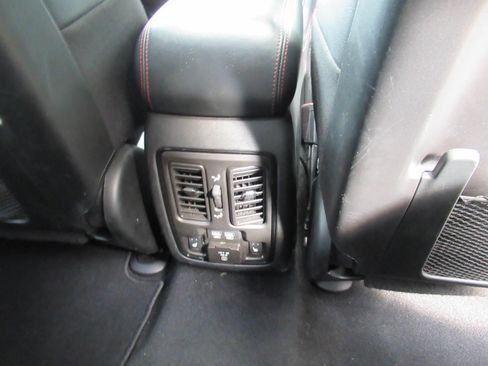 Used 2024 Dodge Durango GT RWD image 32