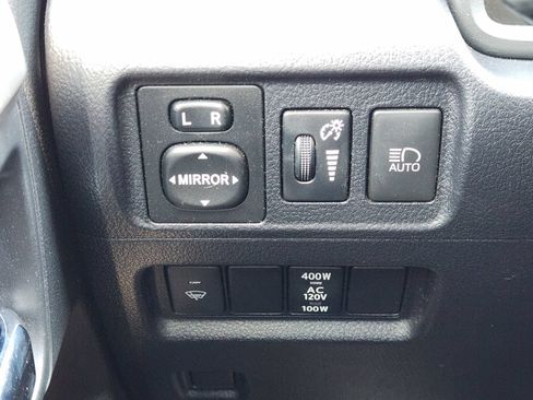 Used 2021 Toyota 4Runner Limited AWD/4WD image 26