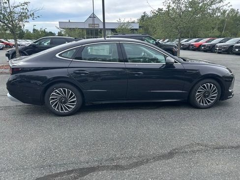 New 2025 Hyundai Sonata Limited image 6
