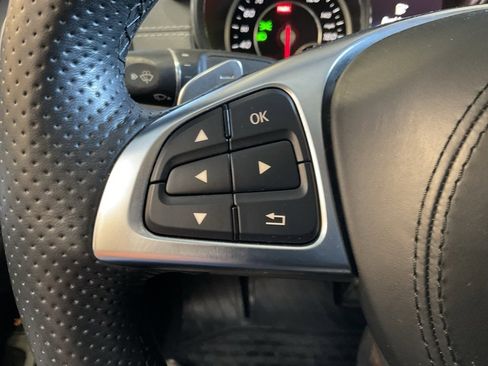 Used 2017 Mercedes-Benz SL 550 image 13