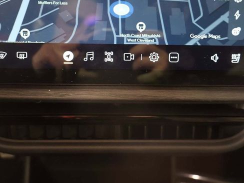 Used 2023 Rivian R1S Adventure image 52