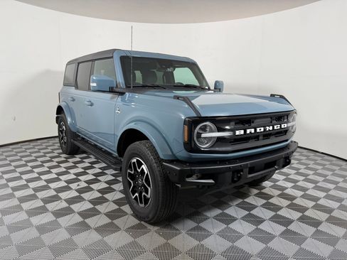 Used 2022 Ford Bronco Outer Banks image 7