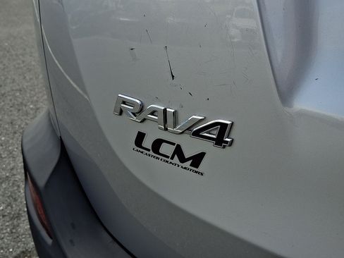 Used 2015 Toyota RAV4 LE AWD/4WD image 29