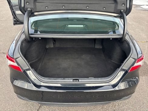 Used 2019 Toyota Camry LE FWD image 17