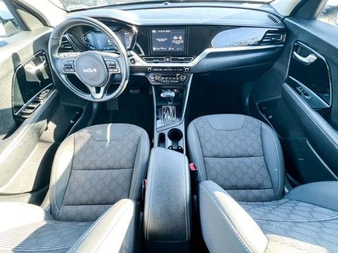 Certified 2022 Kia Niro LXS w/ Digital Cluster Package image 13