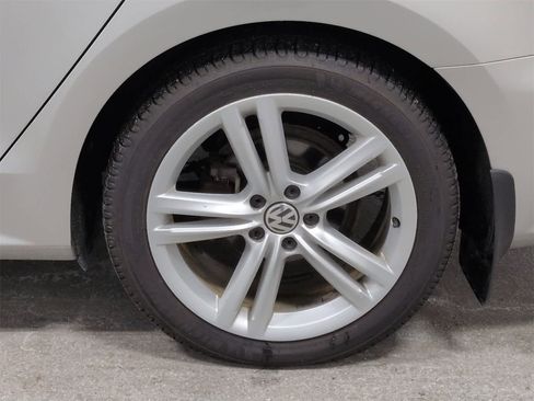 Used 2014 Volkswagen Passat 1.8T SE image 14