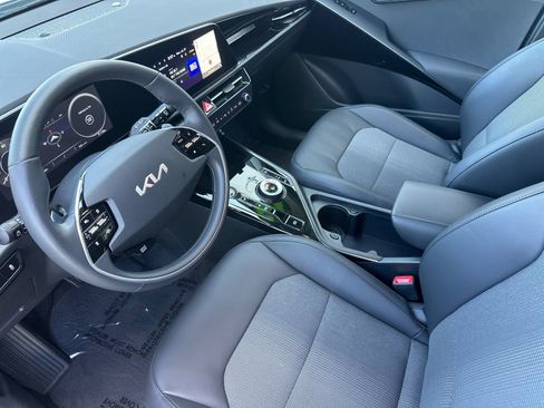 Used 2023 Kia Niro Wind w/ Wind Preserve Package FWD image 10
