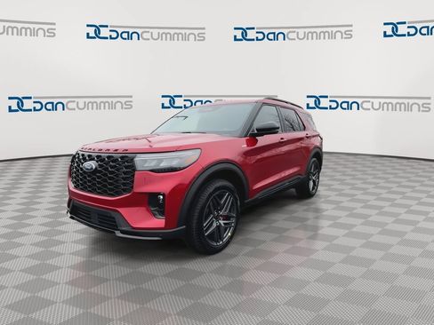 New 2026 Ford Explorer ST-Line w/ ST-Line Street Pack AWD/4WD image 4