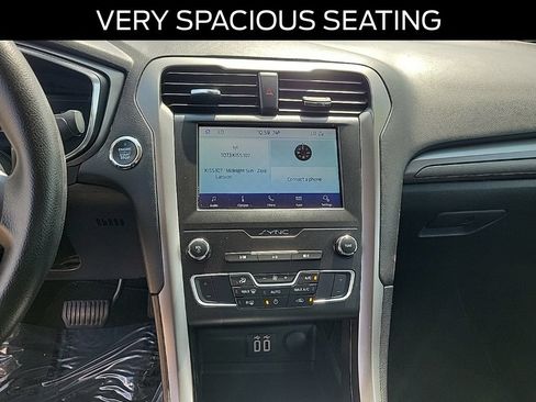 Certified 2020 Ford Fusion SE FWD image 26