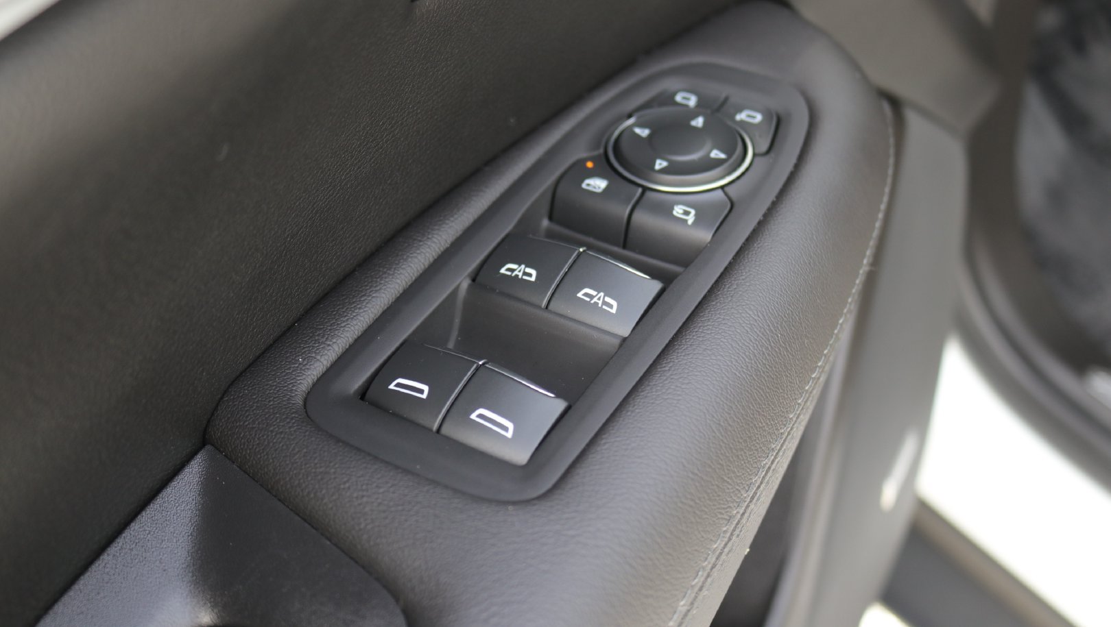 Used 2024 Cadillac XT5 Sportv w/ Technology Package AWD/4WD image 11
