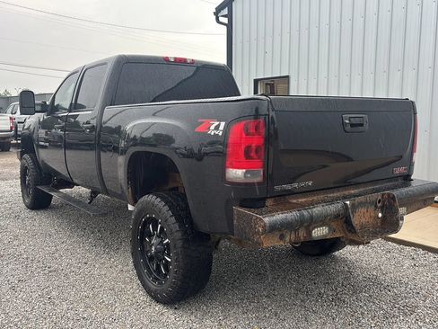 Used 2013 GMC Sierra 2500 Denali w/ Suspension Package, Off-Road AWD/4WD image 3