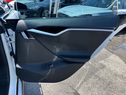 Used 2014 Tesla Model S image 24