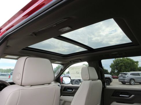 New 2026 GMC Yukon Denali w/ Sun & Power Step Package AWD/4WD image 12
