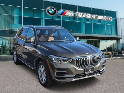 Used 2023 BMW X5 sDrive40i w/ Executive Package image 3