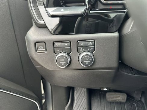 Used 2023 GMC Sierra 1500 SLT w/ SLT Premium Package image 29