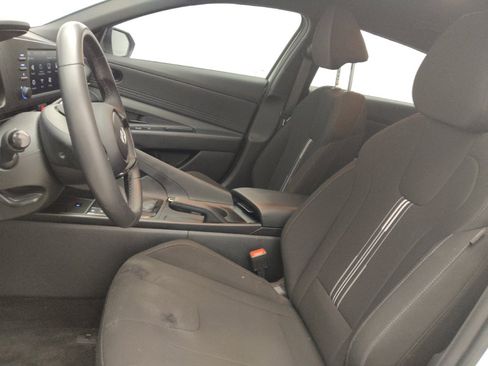Used 2025 Hyundai Elantra Sport FWD image 17