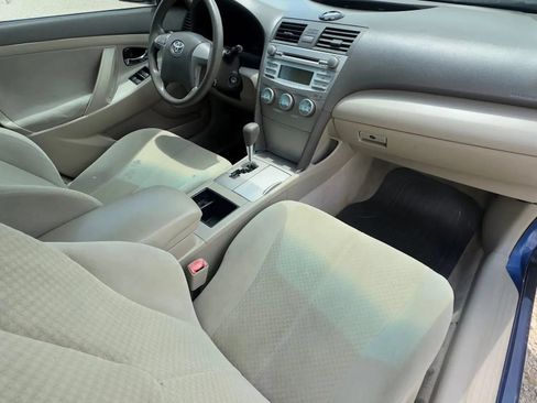 Used 2009 Toyota Camry LE FWD image 11