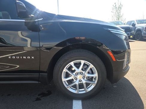 Used 2024 Chevrolet Equinox LT w/ Driver Convenience Package FWD image 4