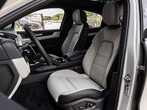 Certified 2026 Porsche Cayenne Coupe image 5