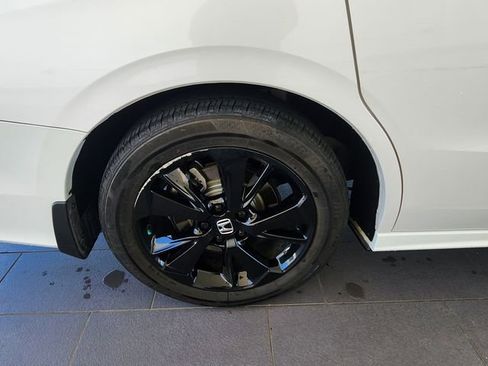 Used 2024 Honda Odyssey Sport image 23