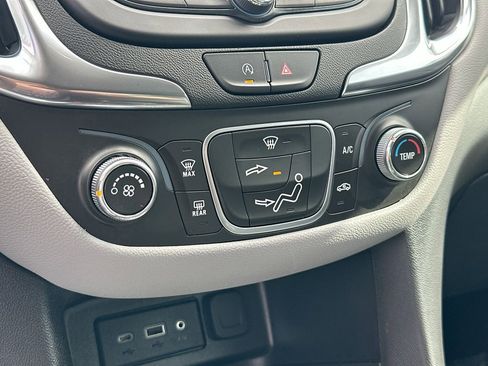 Used 2024 Chevrolet Equinox LS w/ Midnight Edition image 16