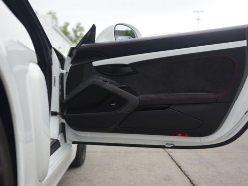 Certified 2016 Porsche Boxster Spyder RWD image 24