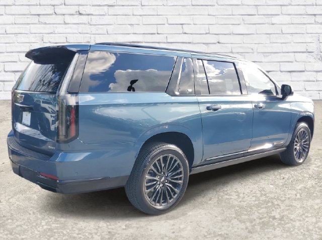 Used 2025 Cadillac Escalade ESV Sport Platinum RWD image 4