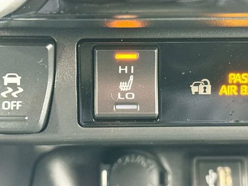 Used 2023 Toyota RAV4 SE image 21